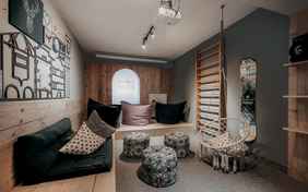 Der Kino und Spielraum